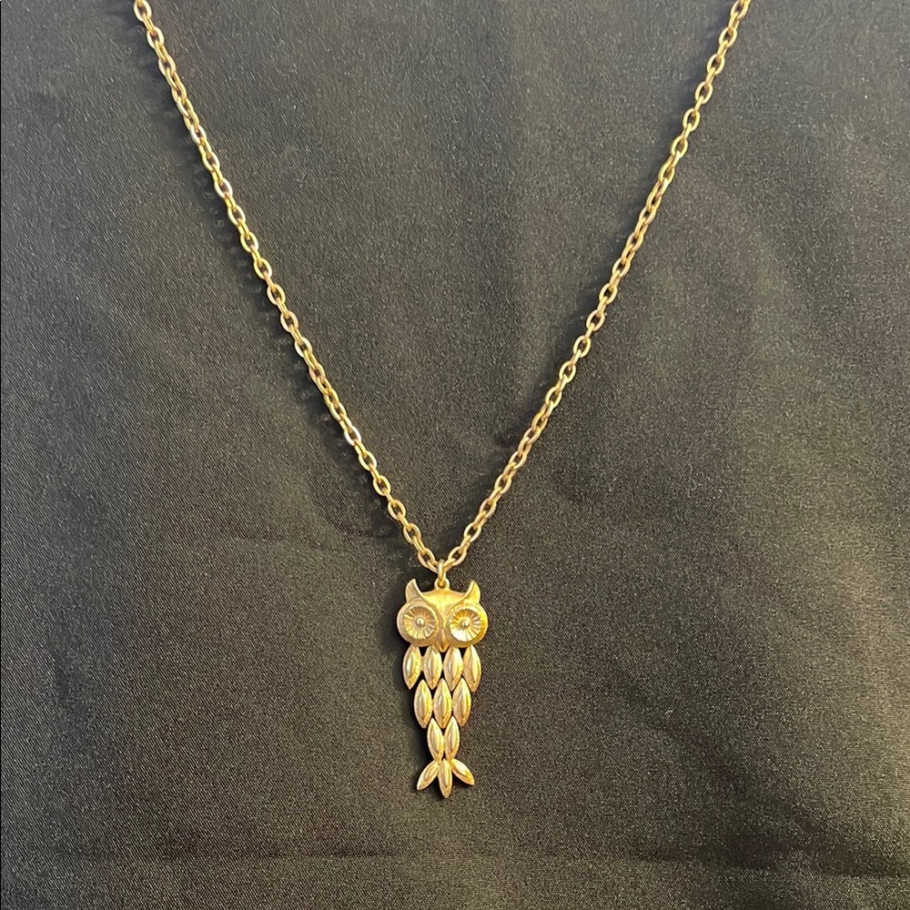 Avon Gold Owl Pendant Necklace with Chunky Chain
